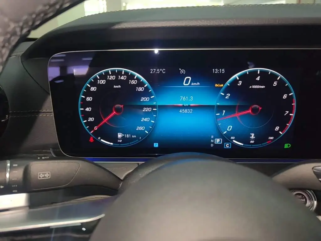 Mercedes-Benz E-Class 2023 — Şəkil 12/20