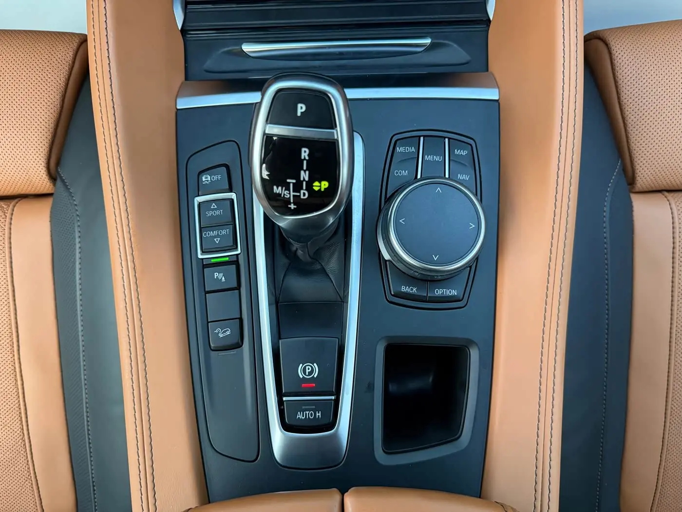 BMW X6 2018 — Фото 15/20
