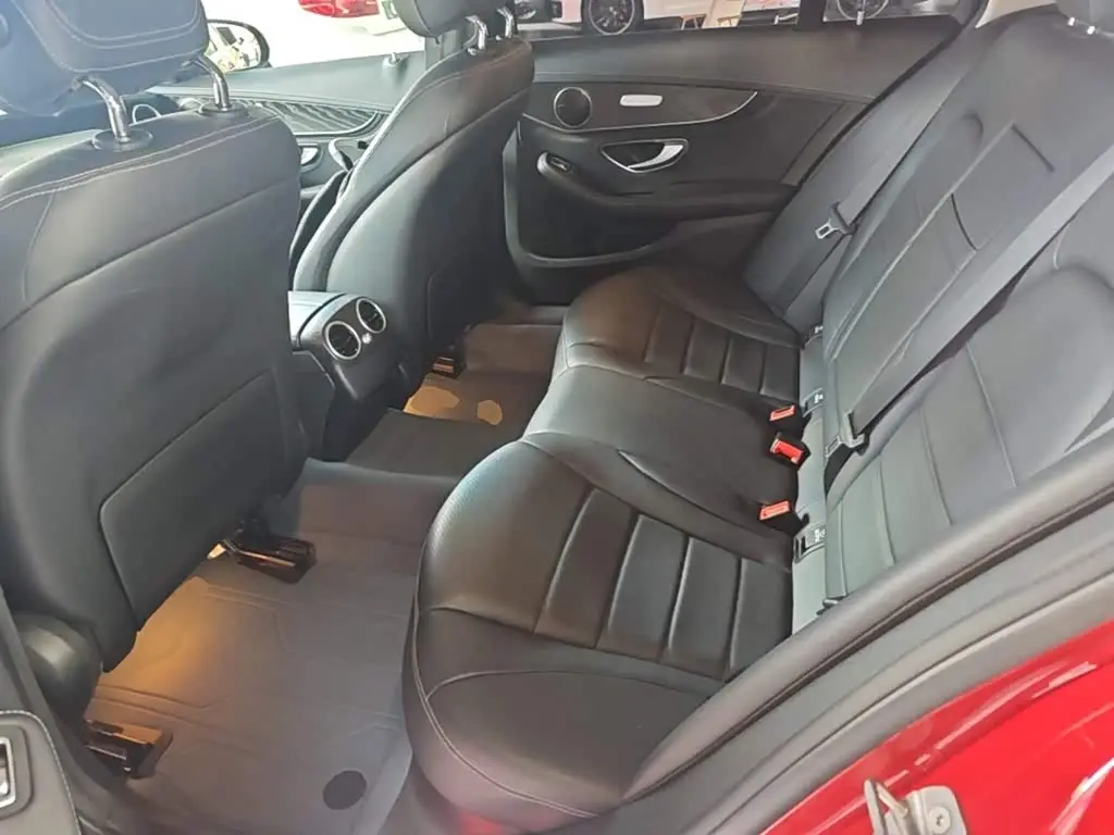 Mercedes-Benz C-Class 2018 — Photo 17/20