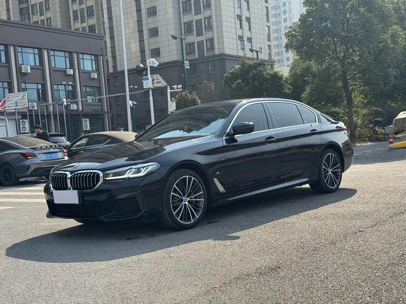 BMW 5 Series 2023 — Photo 1/16