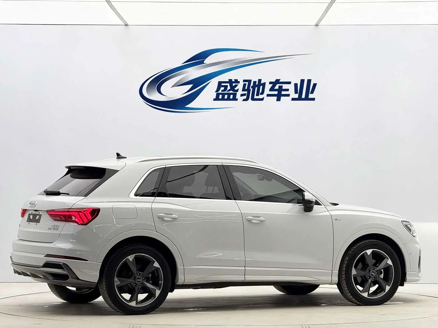 Audi Q3 2022 — Photo 6/20