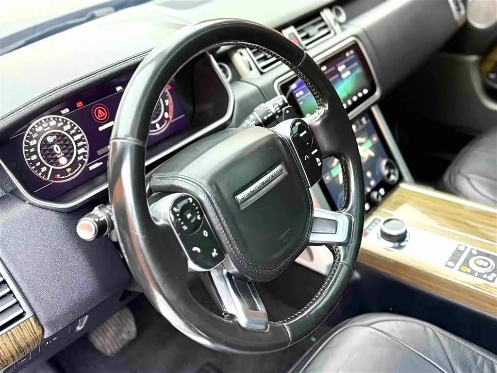 Land Rover Range Rover 2018 — Photo 10/18