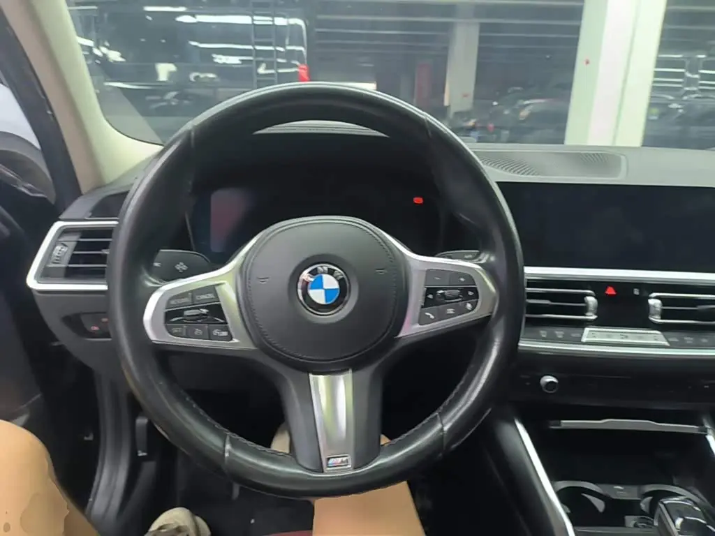 BMW 3 Series 2021 — Photo 11/20