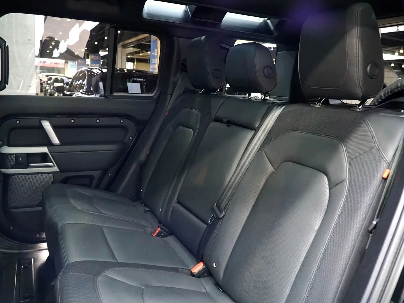 Land Rover Defender 2023 — Şəkil 12/20