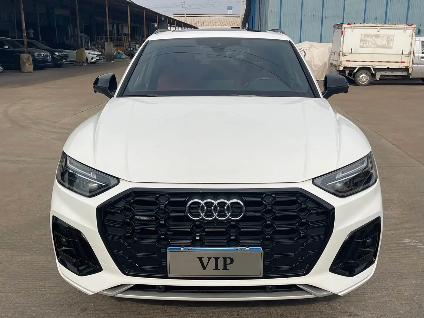Audi Q5L 2024 — Photo 2/9