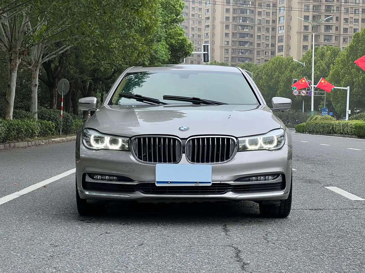 BMW 7 Series 2018 — Photo 3/18