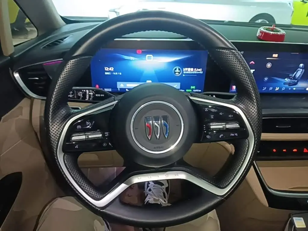 Buick GL8 New Energy 2025 — Photo 11/20