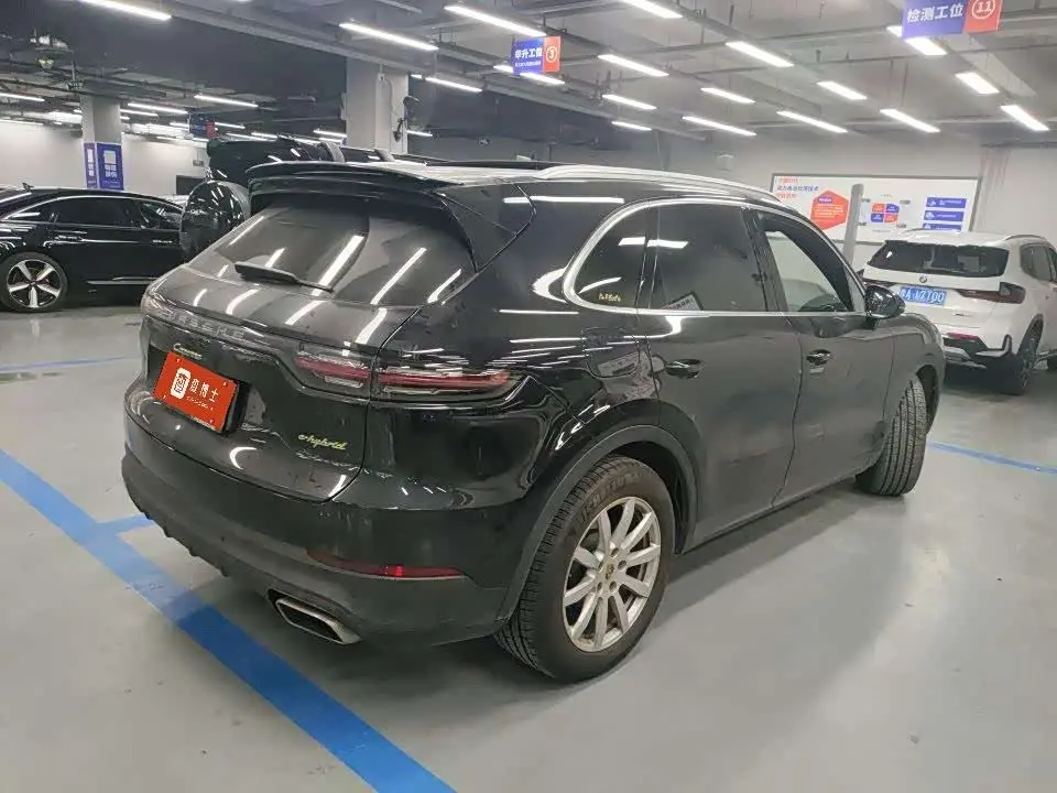 Porsche Cayenne New Energy 2019 — Photo 14/14