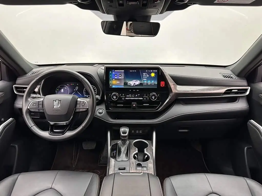 Toyota Crown Kluger 2024 — Şəkil 10/15