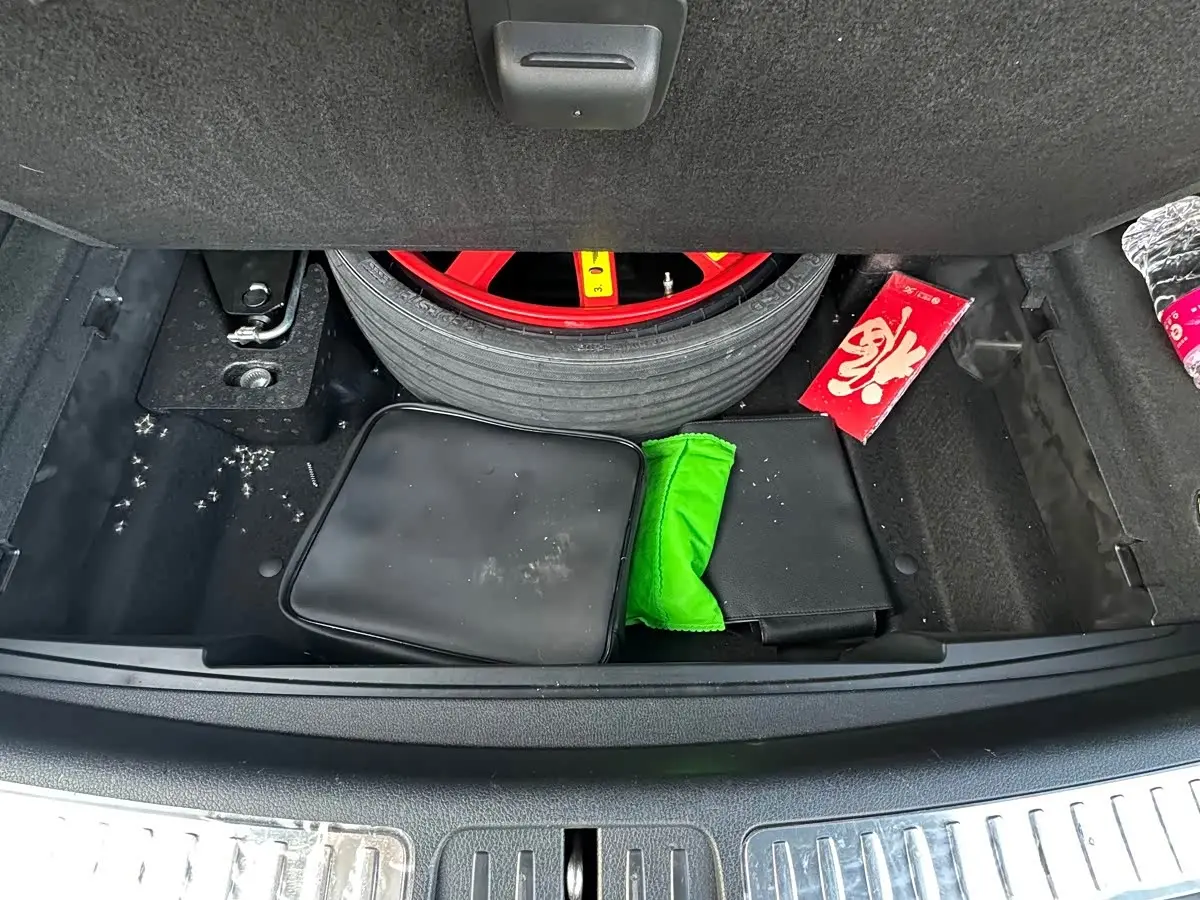 Porsche Macan 2019 — Photo 6/15