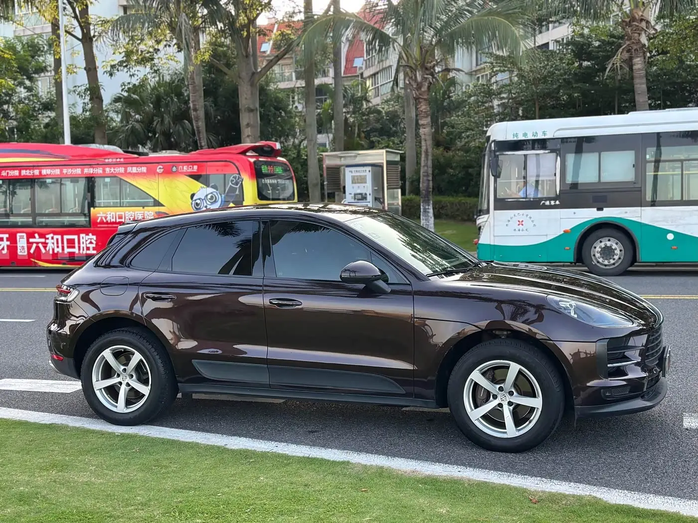 Porsche Macan 2019 — Photo 2/15