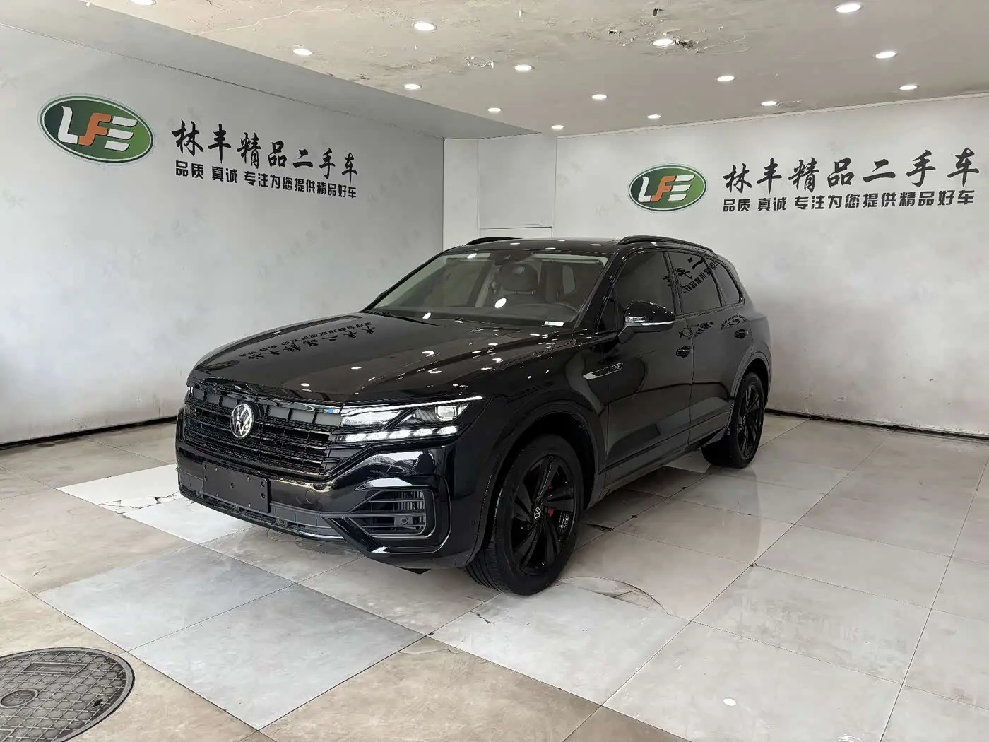 Volkswagen Touareg 2025 — Photo 1/20
