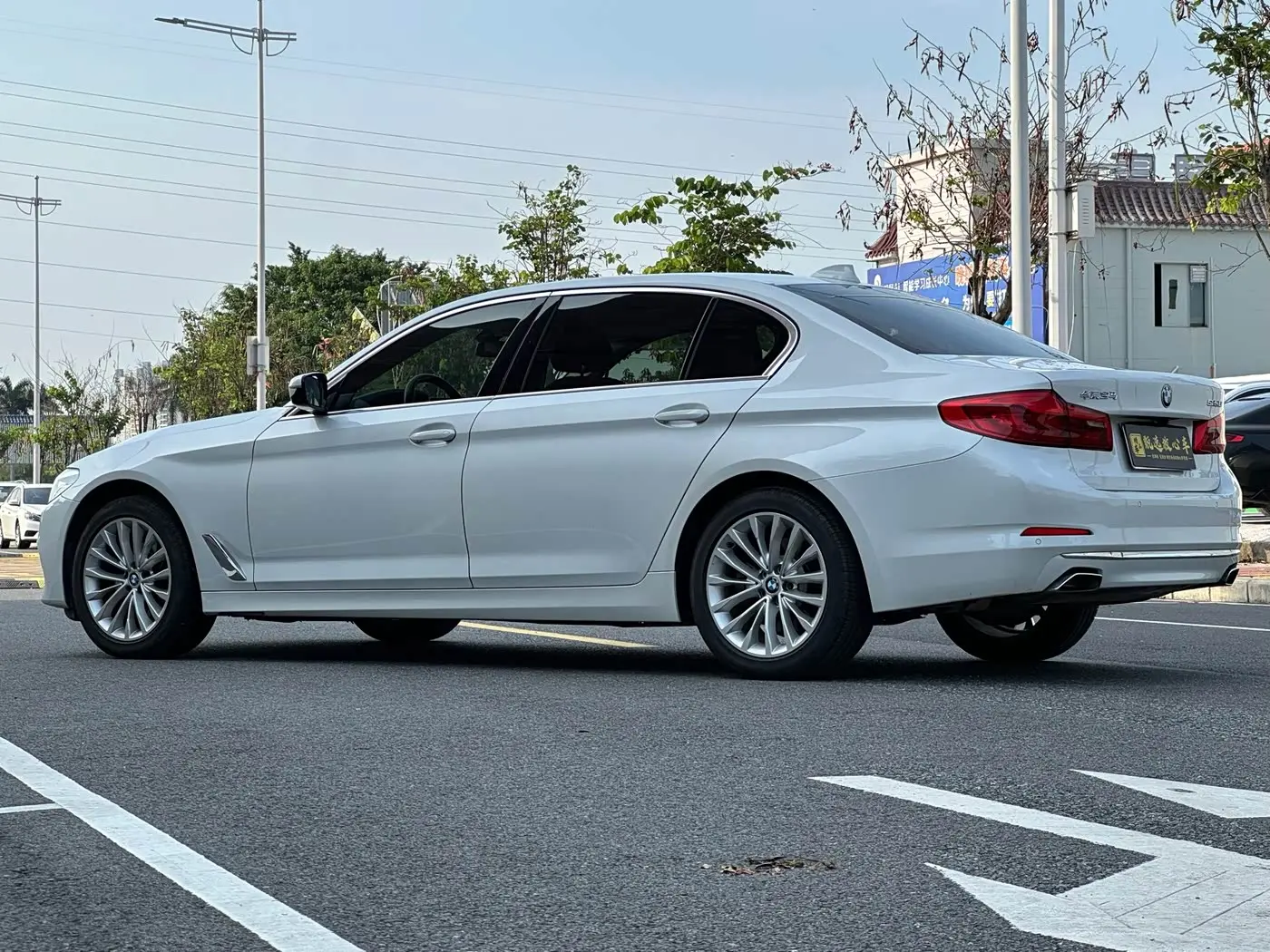 BMW 5 Series 2019 — Фото 6/16