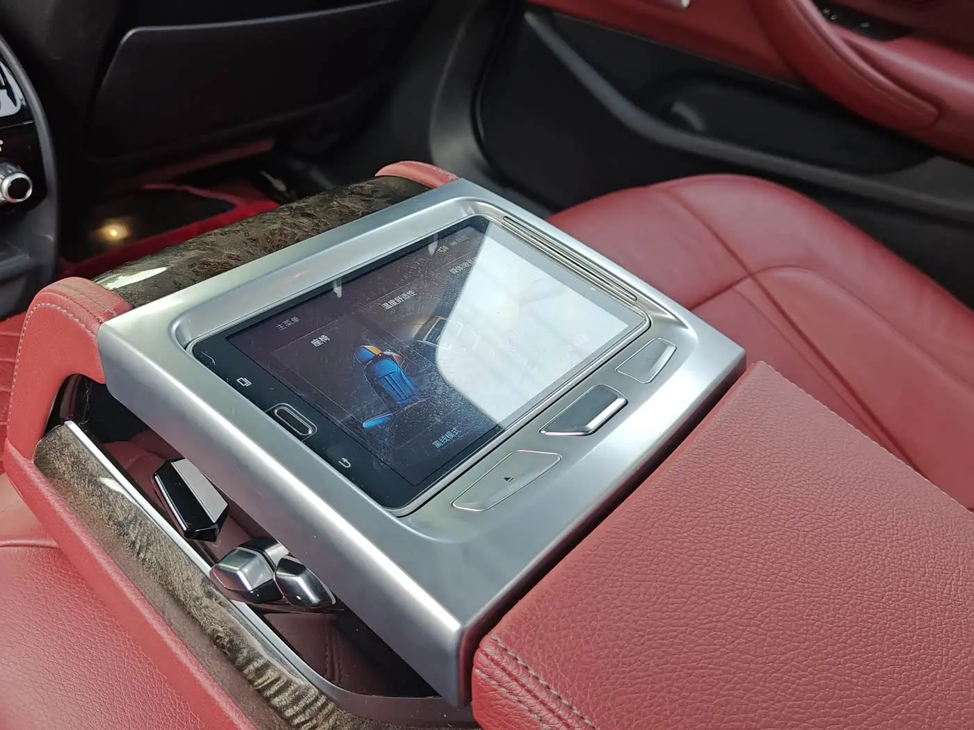 BMW 5 Series 2019 — Şəkil 17/18