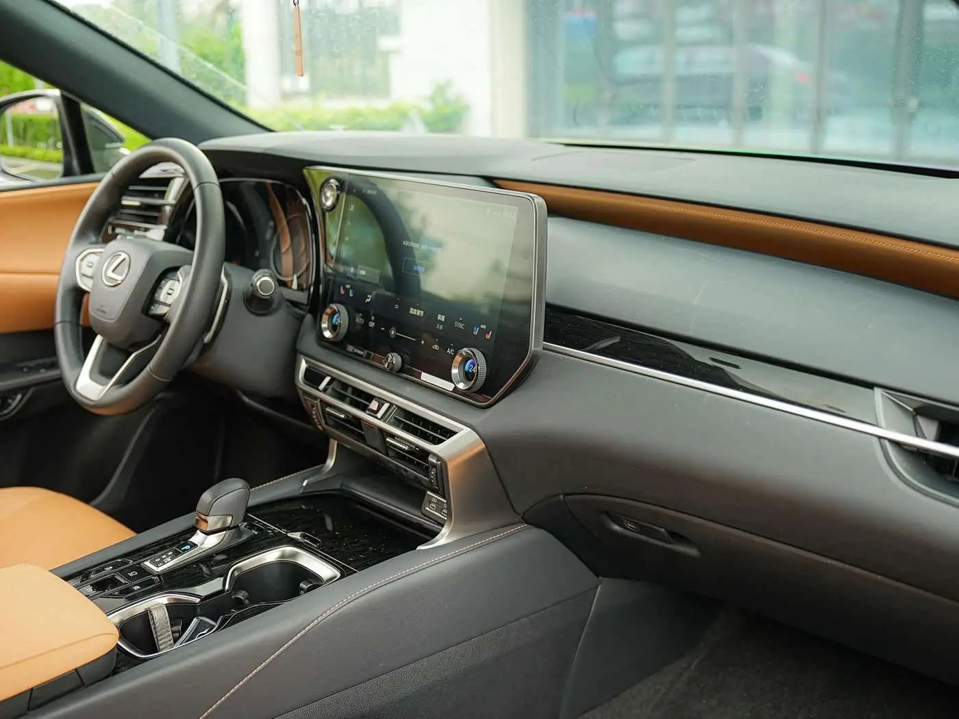 Lexus RX 2023 — Фото 10/20