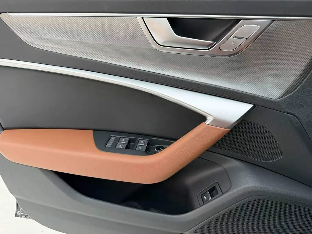 Audi A6L 2024 — Photo 14/20