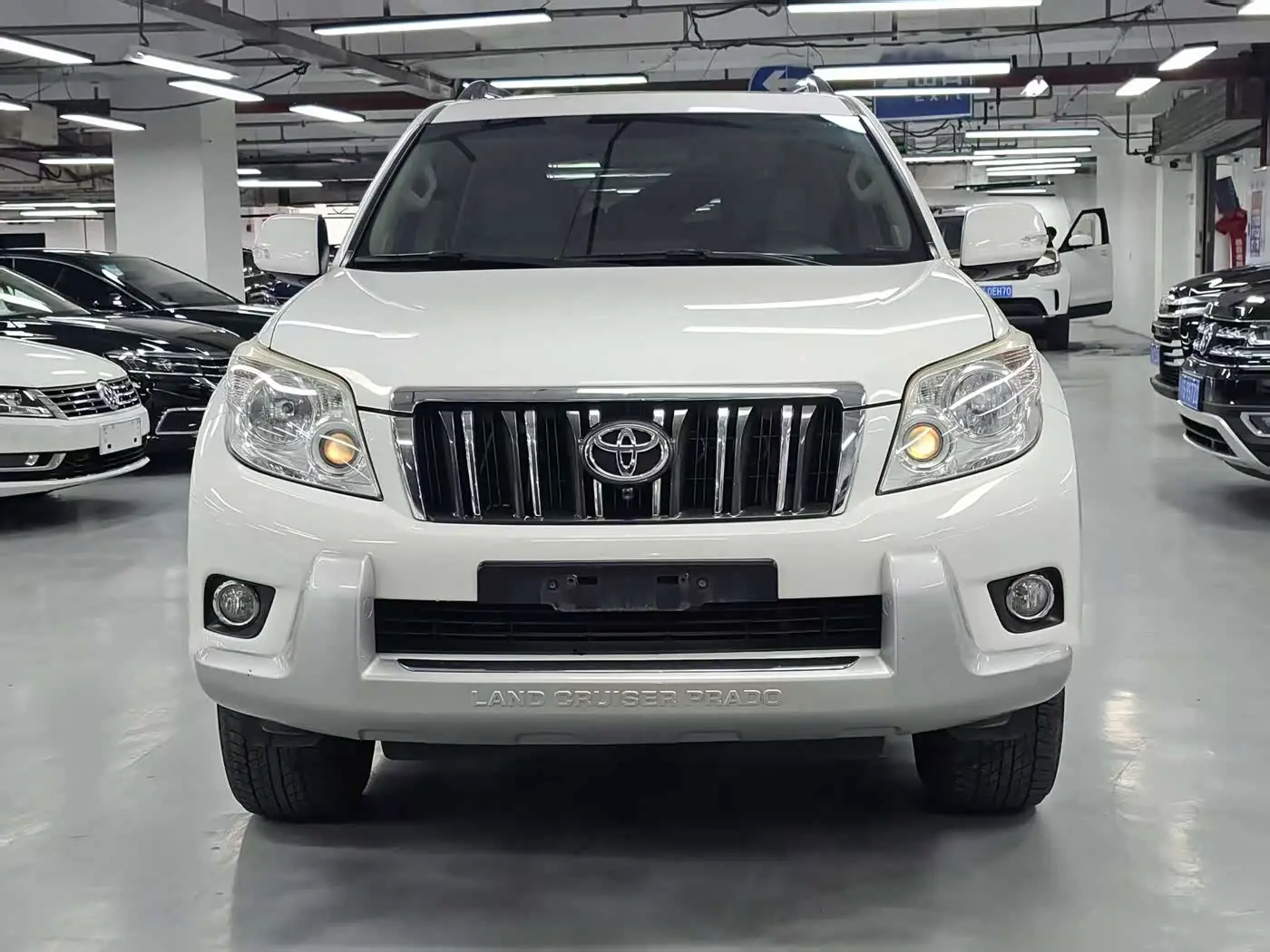 Toyota Prado 2012 — ფოტო 2/17