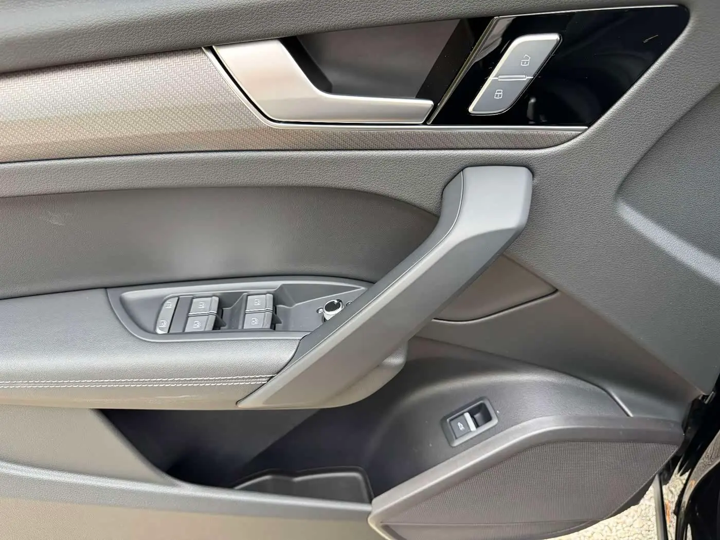 Audi Q5L 2024 — Photo 16/20