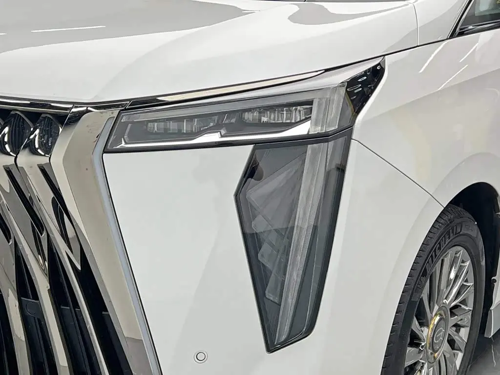 GAC Trumpchi Trumpchi M8 2024 — Photo 9/20