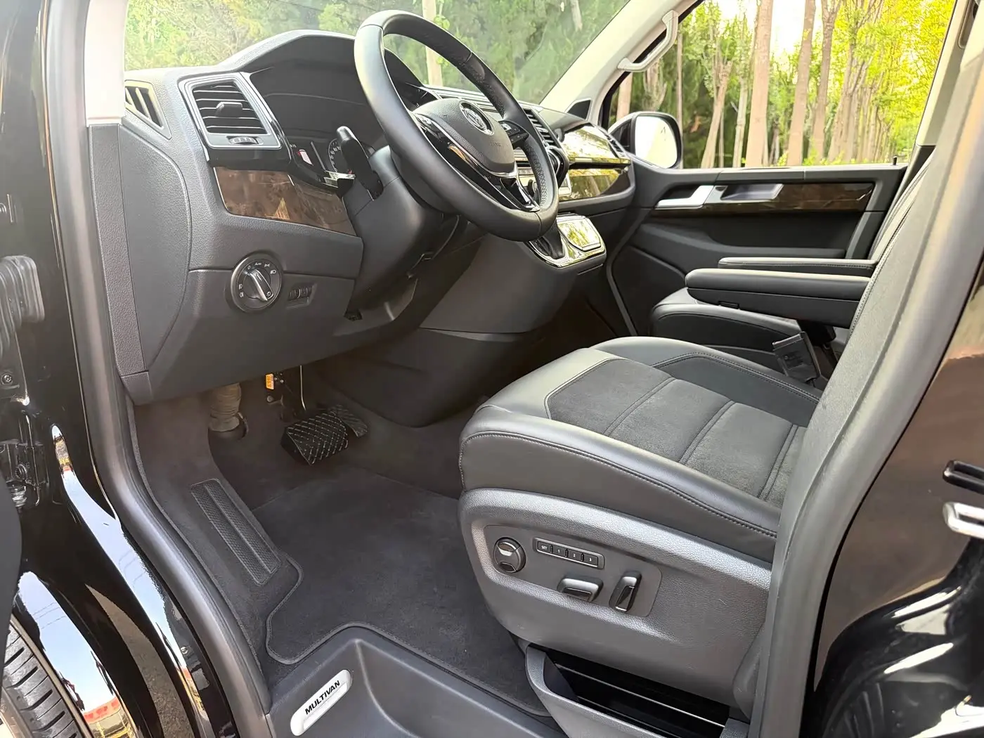 Volkswagen Multivan 2019 — Фото 12/20