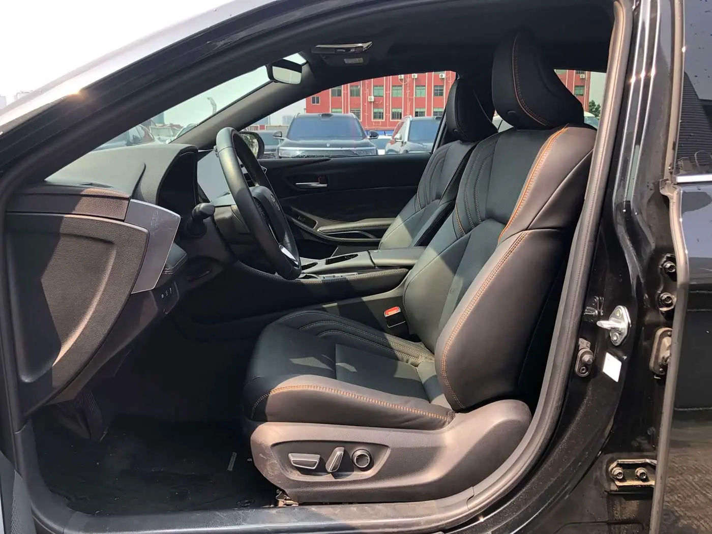 Toyota Avalon 2025 — Photo 11/19