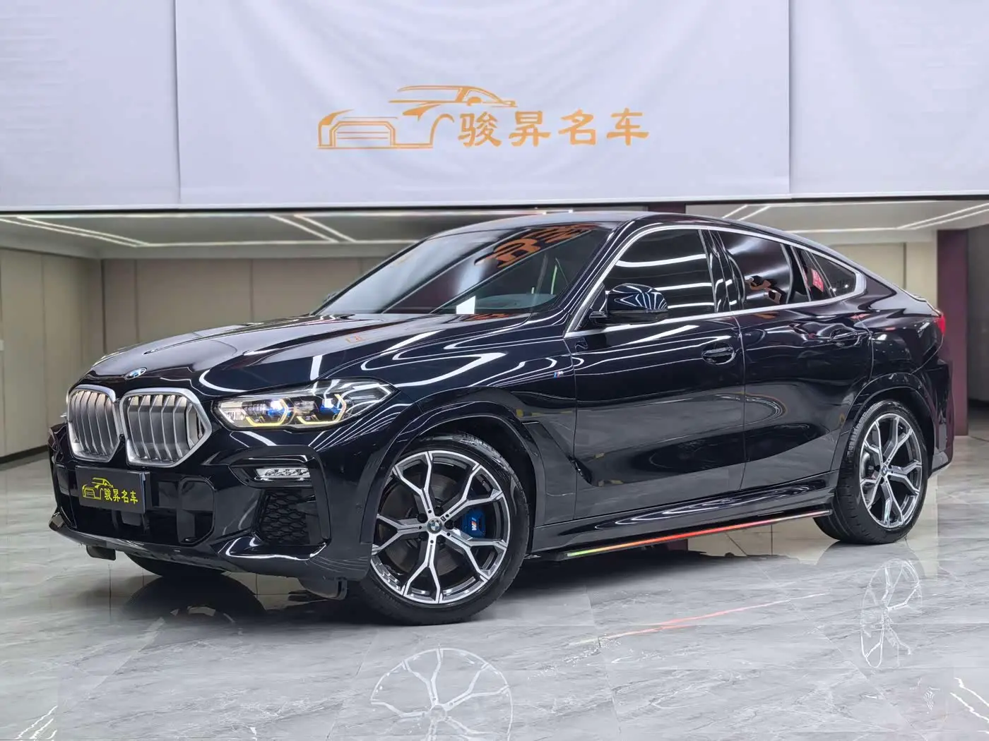 BMW X6 2020 — Фото 1/20