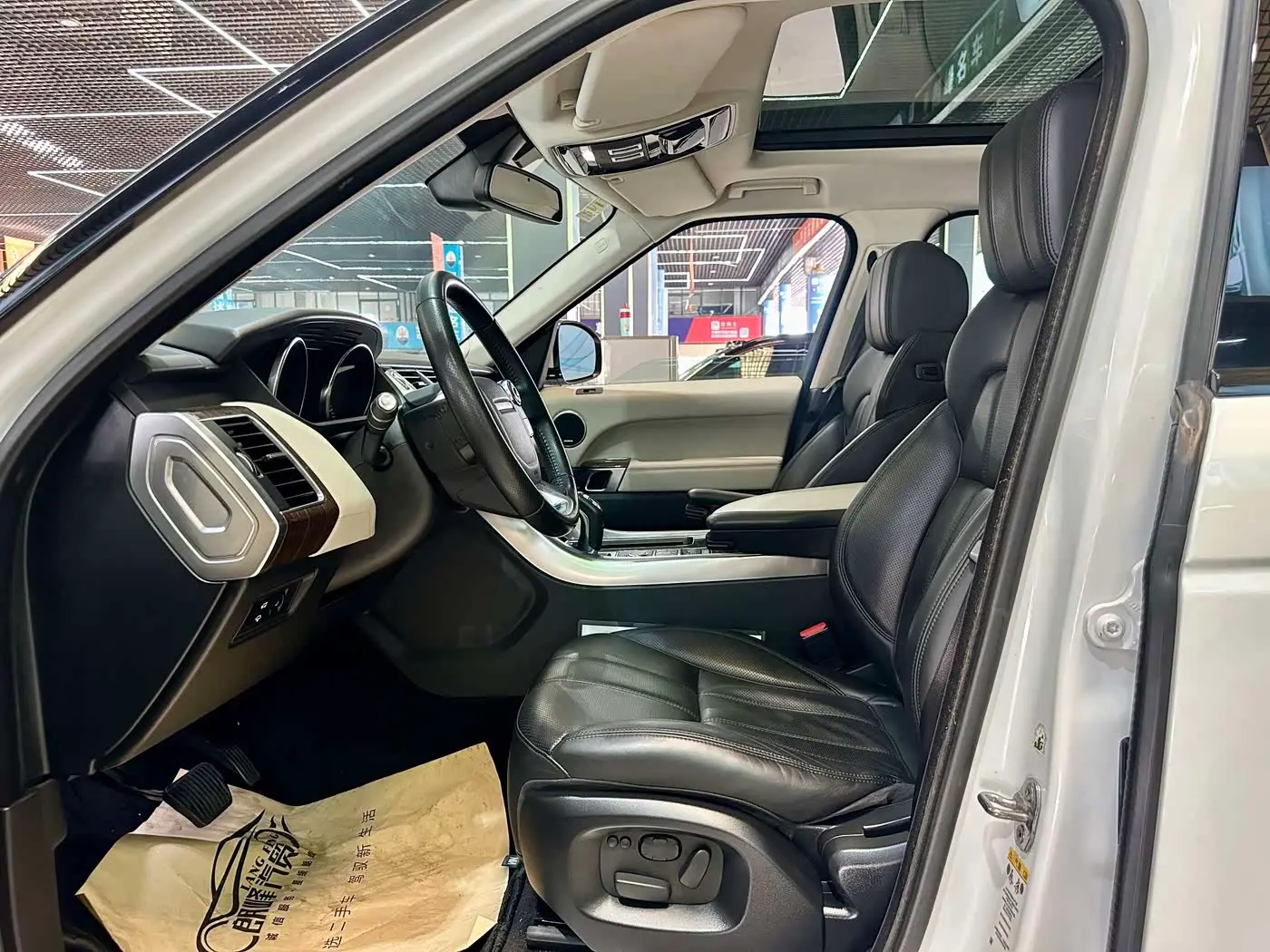 Land Rover Range Rover Sport 2015 — Photo 12/19