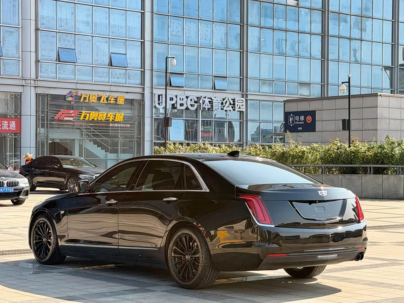 Cadillac CT6 2018 — Фото 3/9