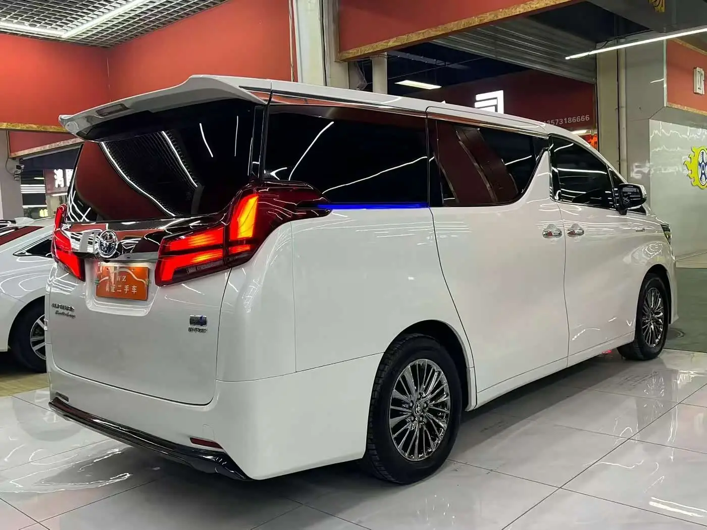 Toyota Alphard 2020 — Фото 9/9