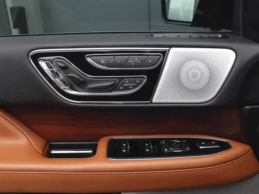 Lincoln Navigator 2022 — Фото 12/20
