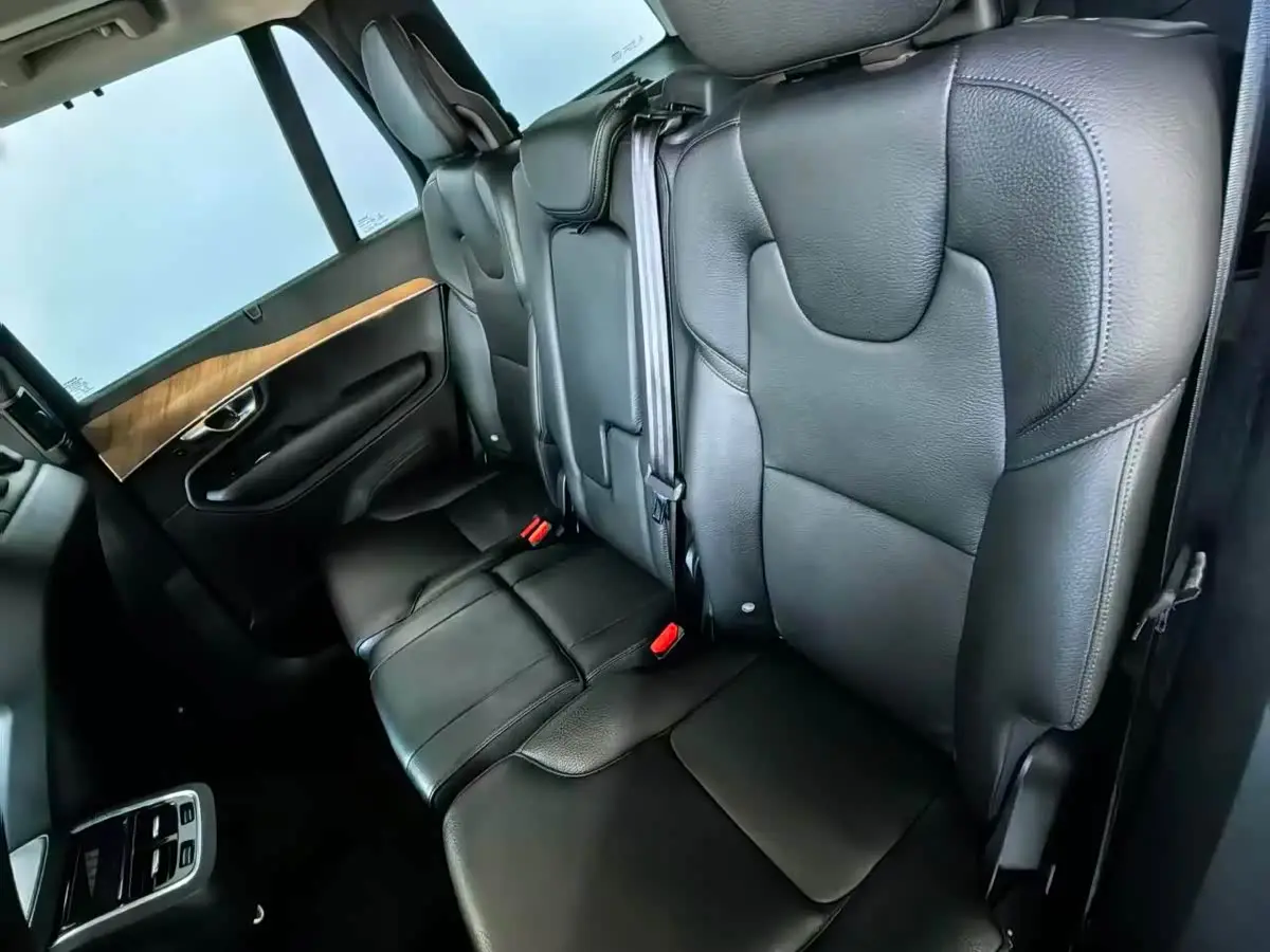 Volvo XC90 2019 — Şəkil 16/20