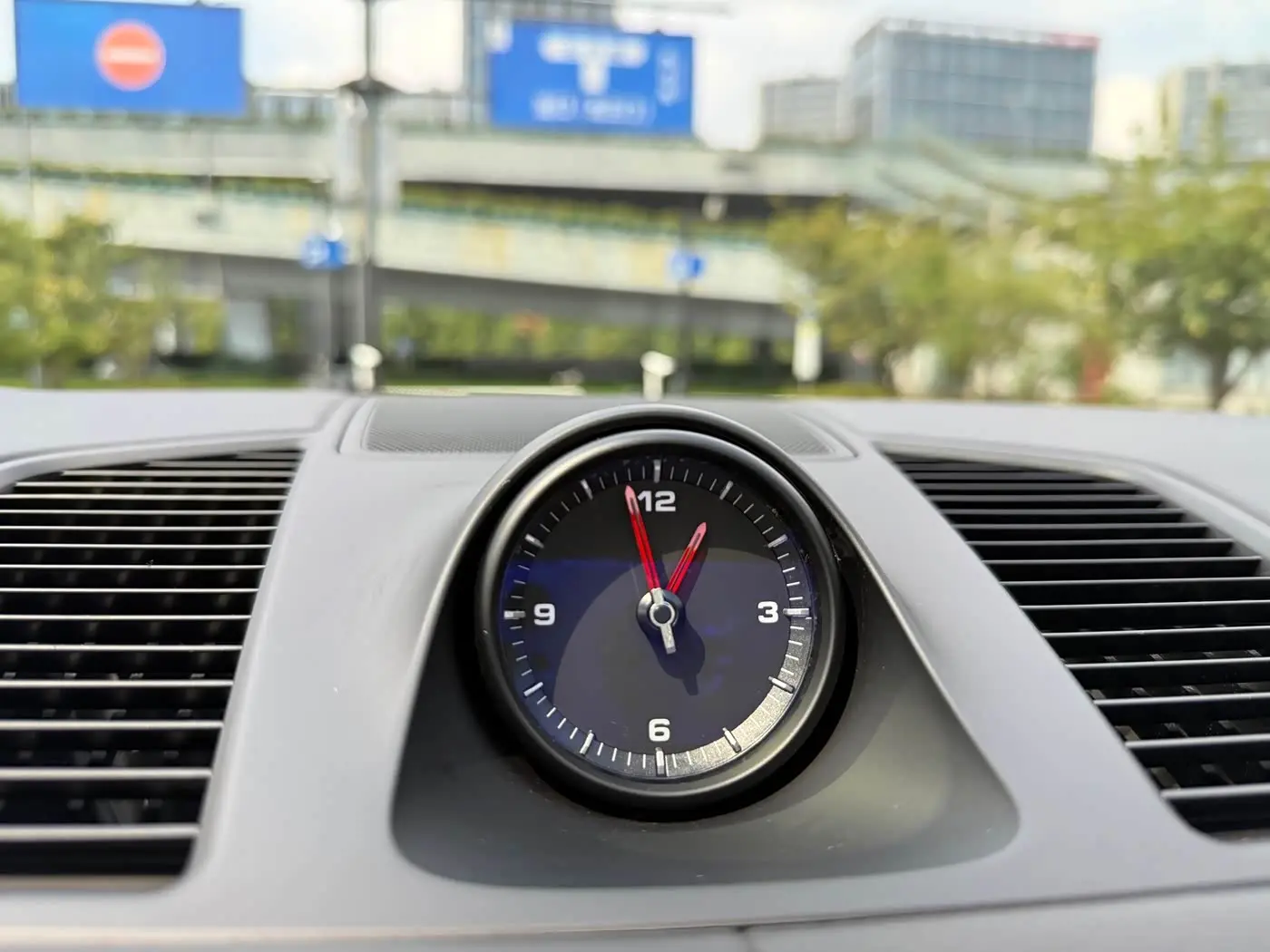 Porsche Cayenne 2023 — Photo 18/20