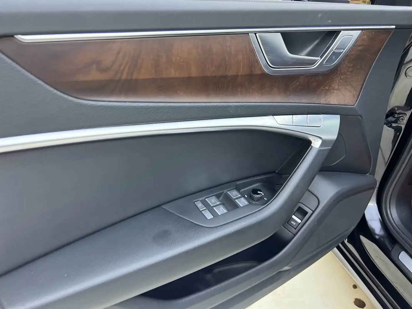 Audi A6L 2023 — Photo 10/20
