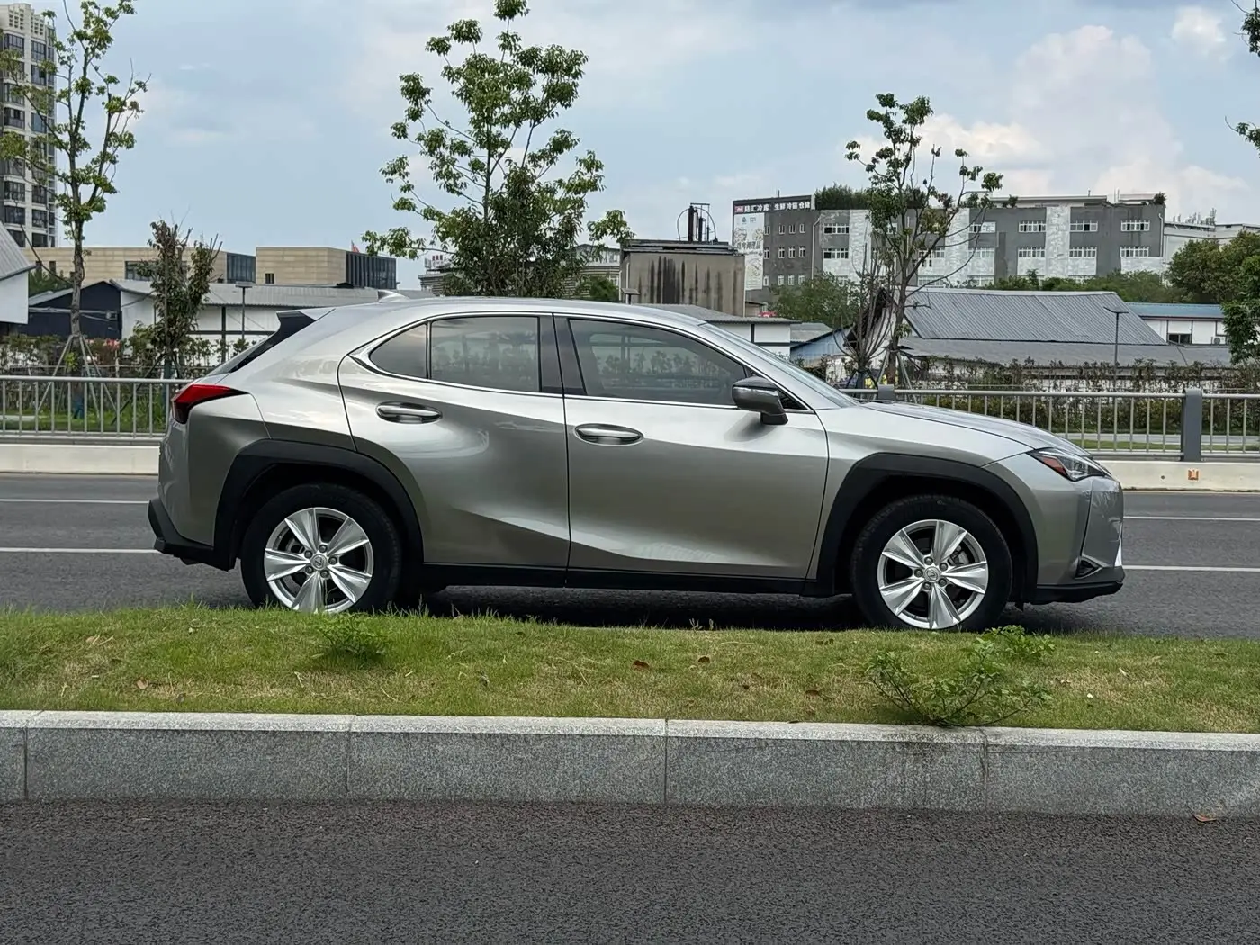 Lexus UX 2020 — Фото 17/19