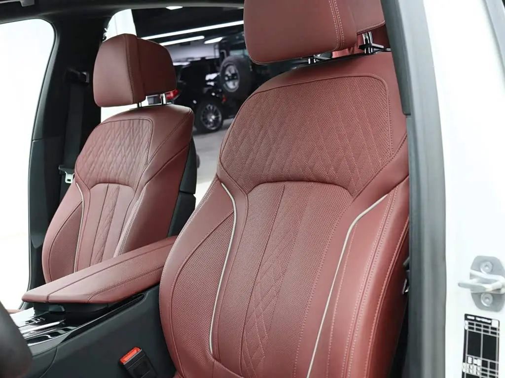 BMW 5 Series New Energy 2023 — Photo 3/20