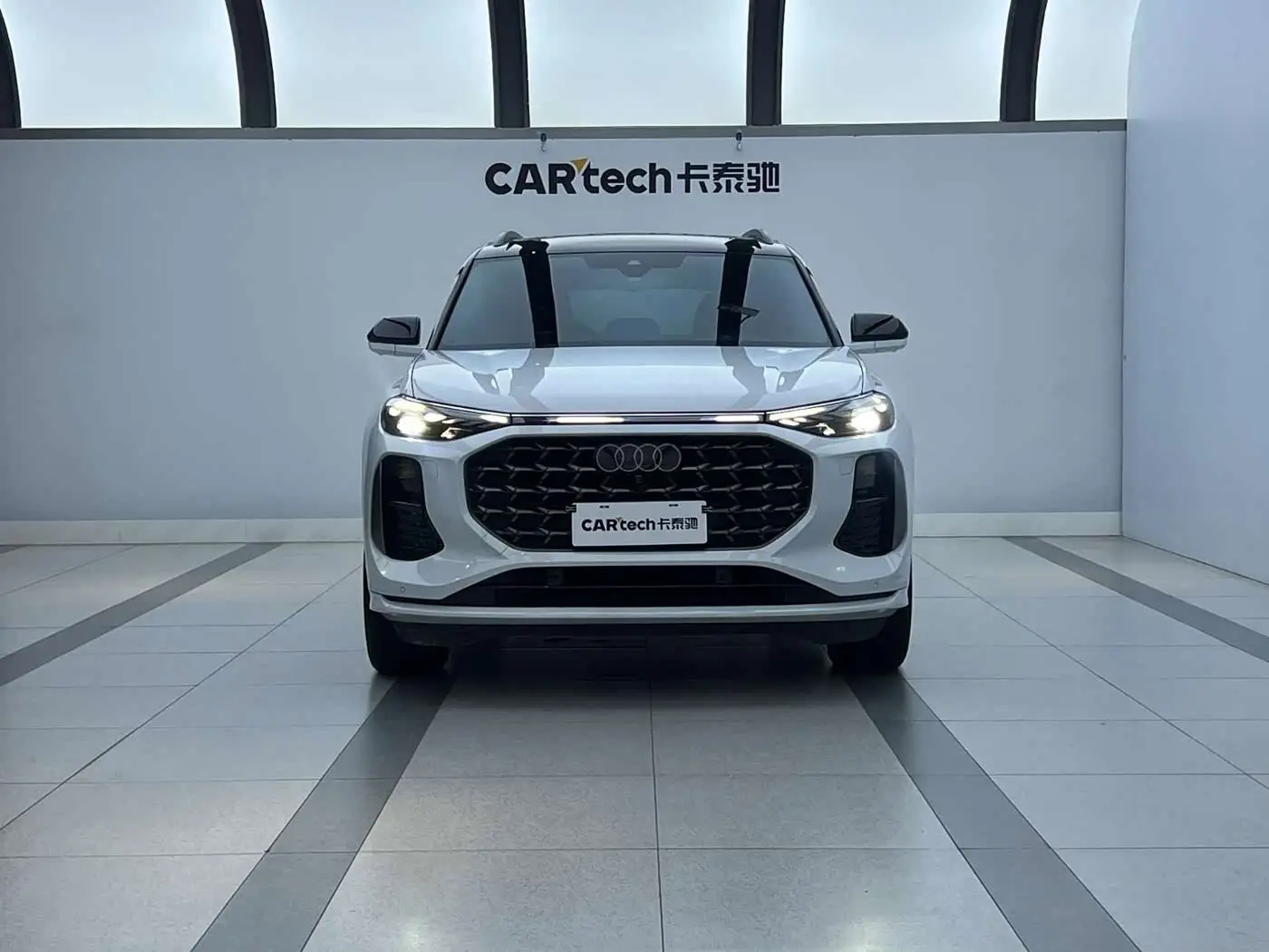 Audi Q6 2024 — Photo 2/9