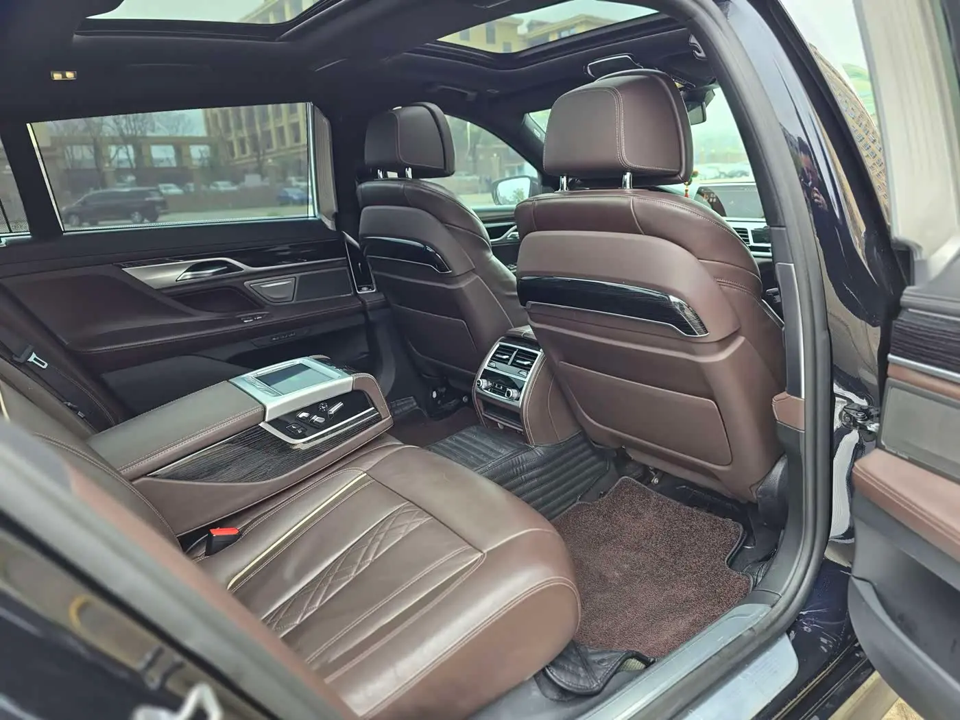 BMW 7 Series 2020 — Photo 11/16