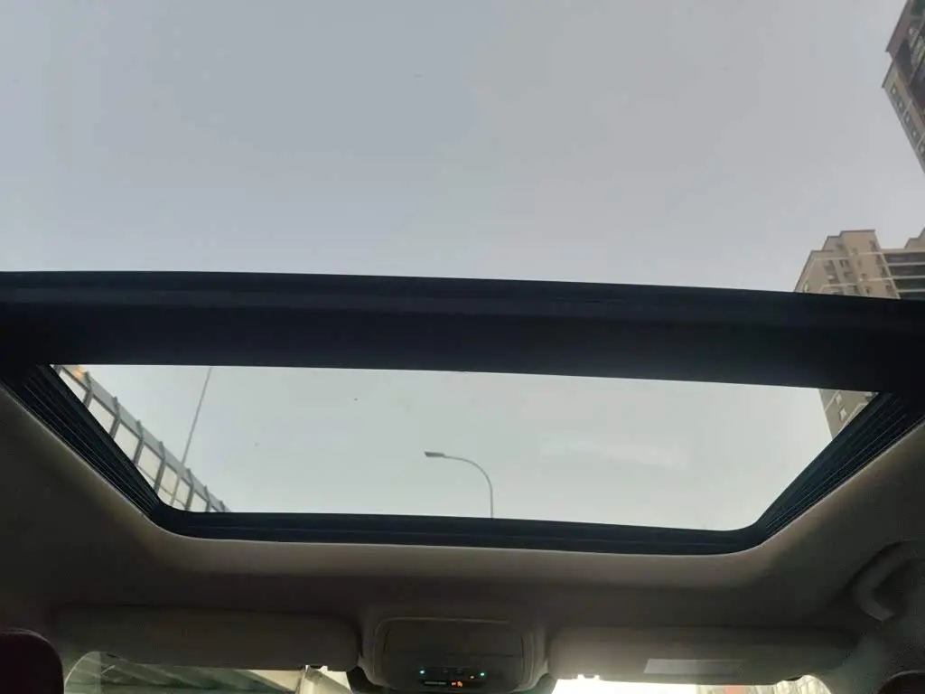 Ford Explorer 2021 — Photo 9/20