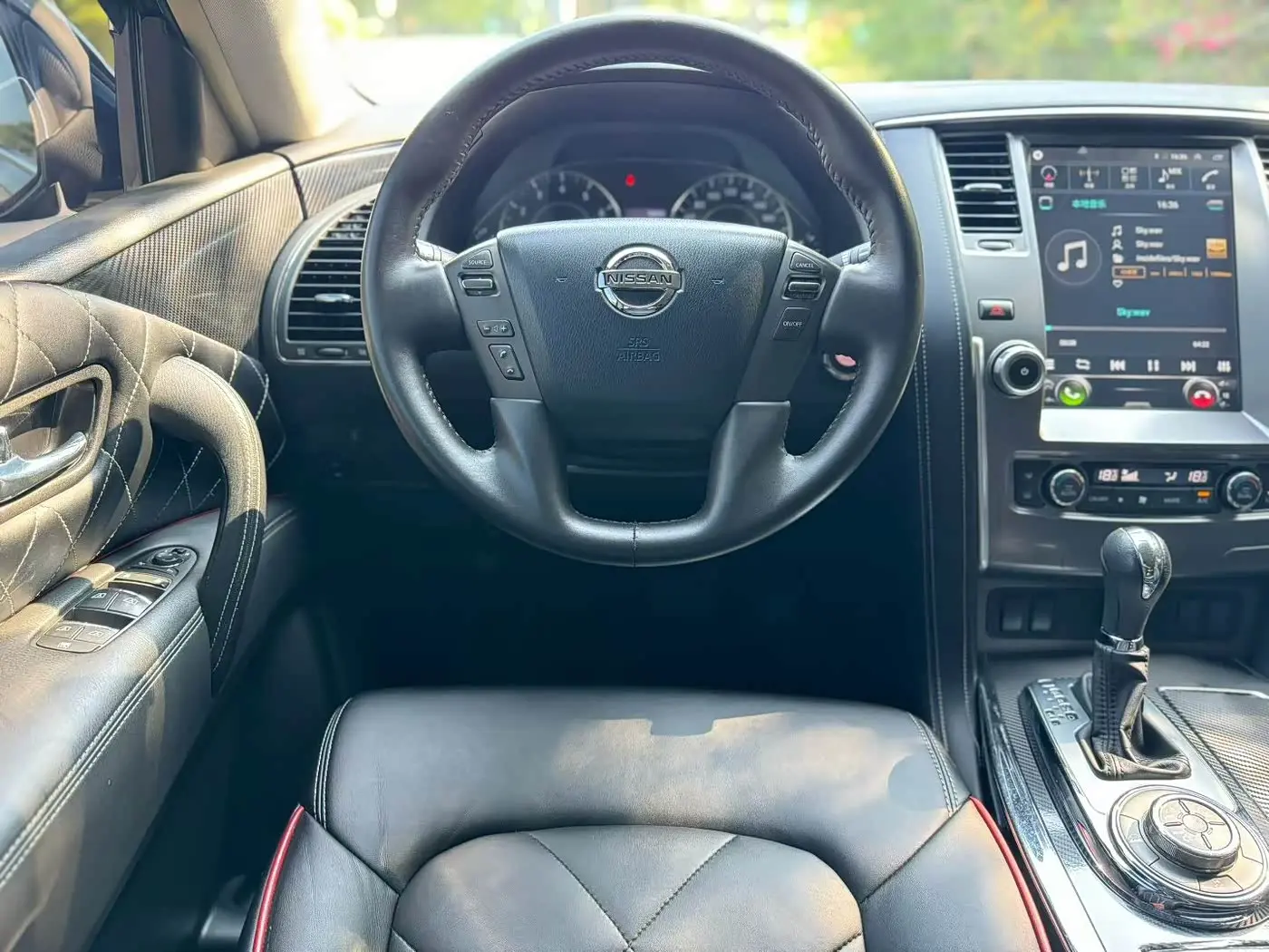 Nissan Patrol 2019 — Photo 8/9