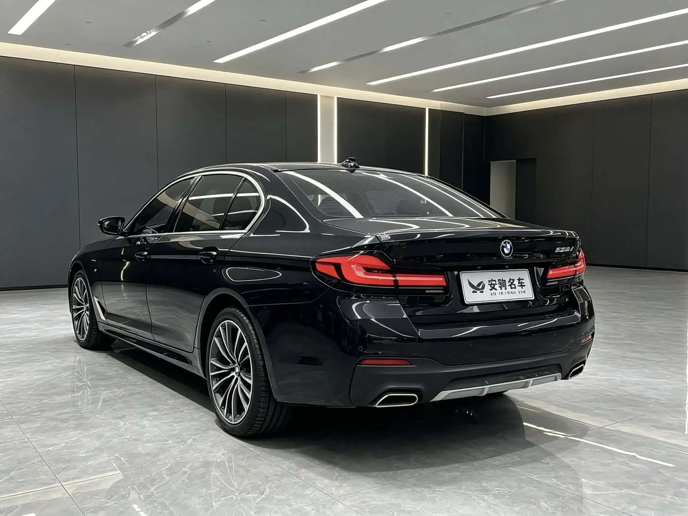 BMW 5 Series 2023 — Şəkil 7/16