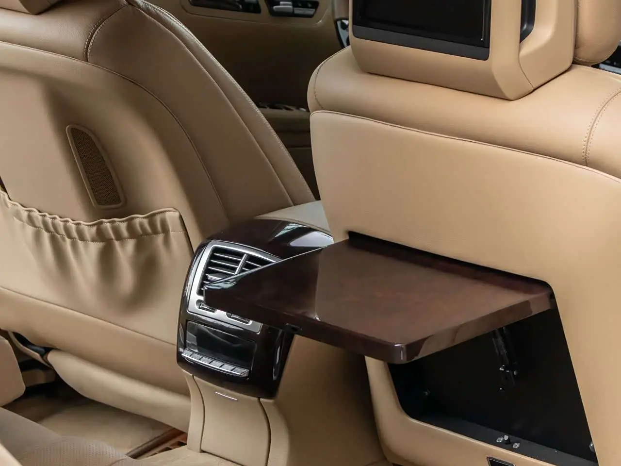 Mercedes-Benz S-Class 2013 — Photo 17/19