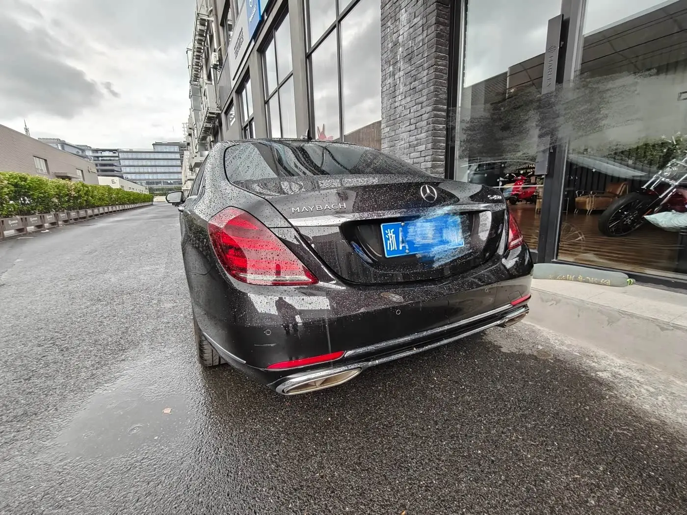 Mercedes-Benz Maybach S-Class 2020 — Photo 6/6
