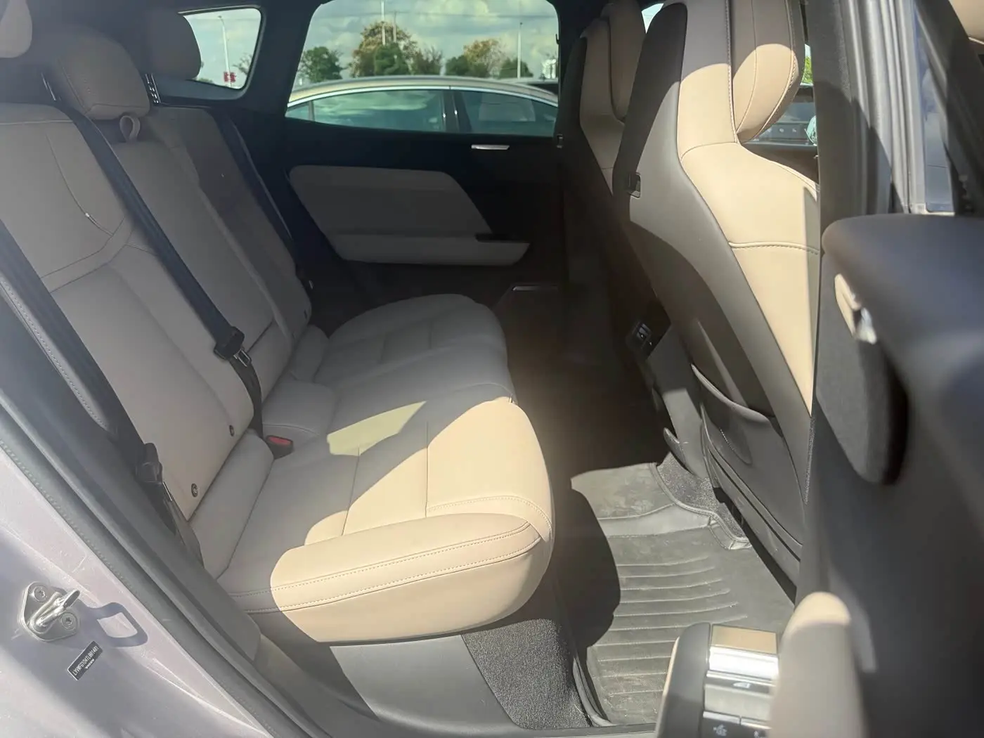 Volvo XC70 Plug-in Hybrid 2025 — Фото 20/20