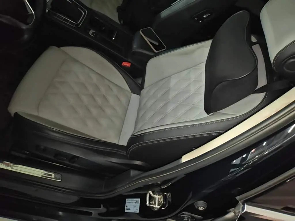 Volkswagen Magotan 2023 — ფოტო 15/20