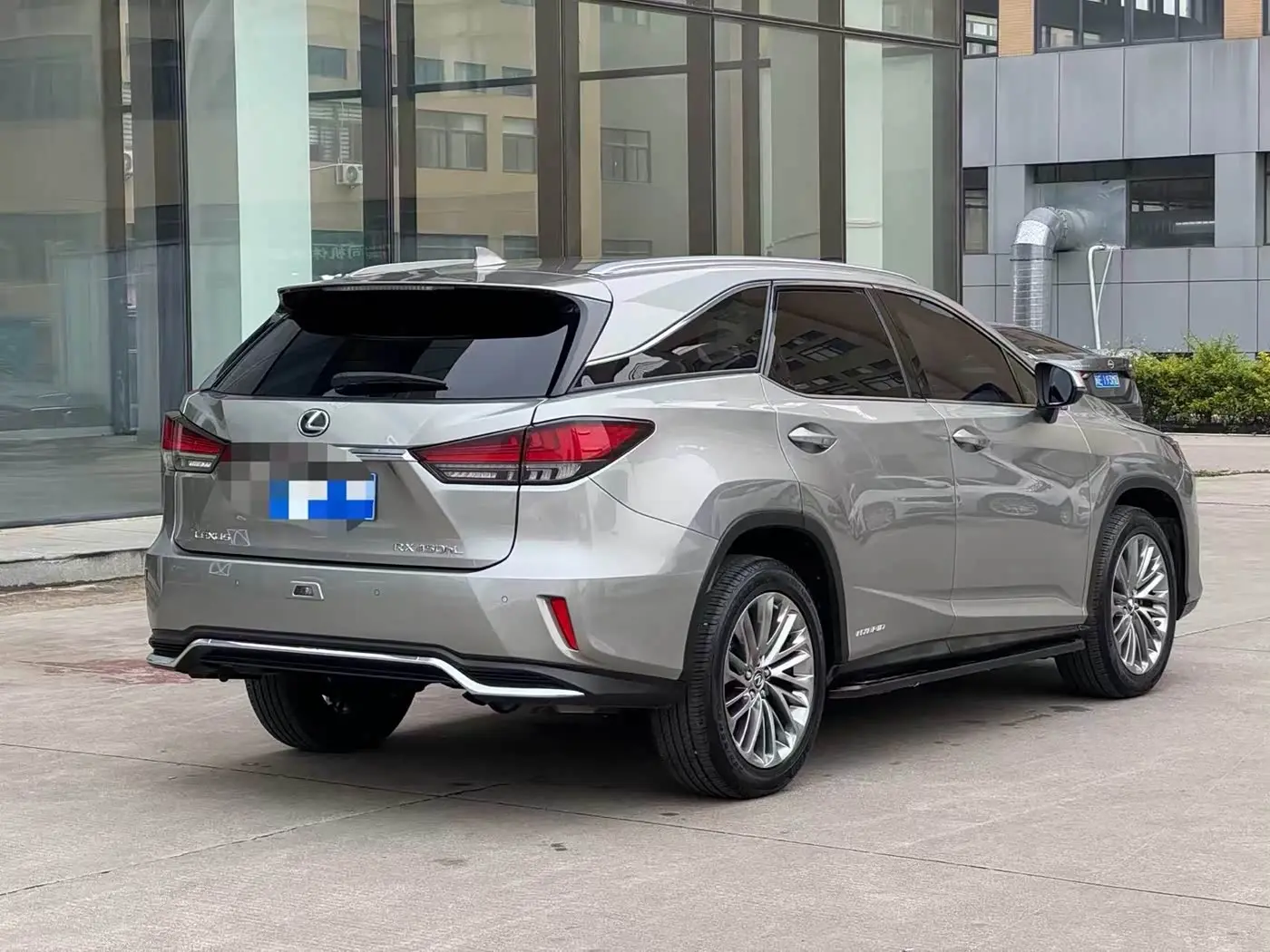 Lexus RX 2019 — Photo 8/8