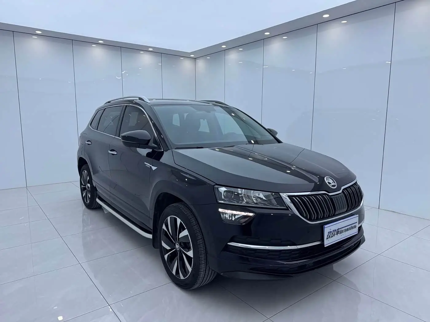 Škoda Karoq 2023 — Фото 3/18