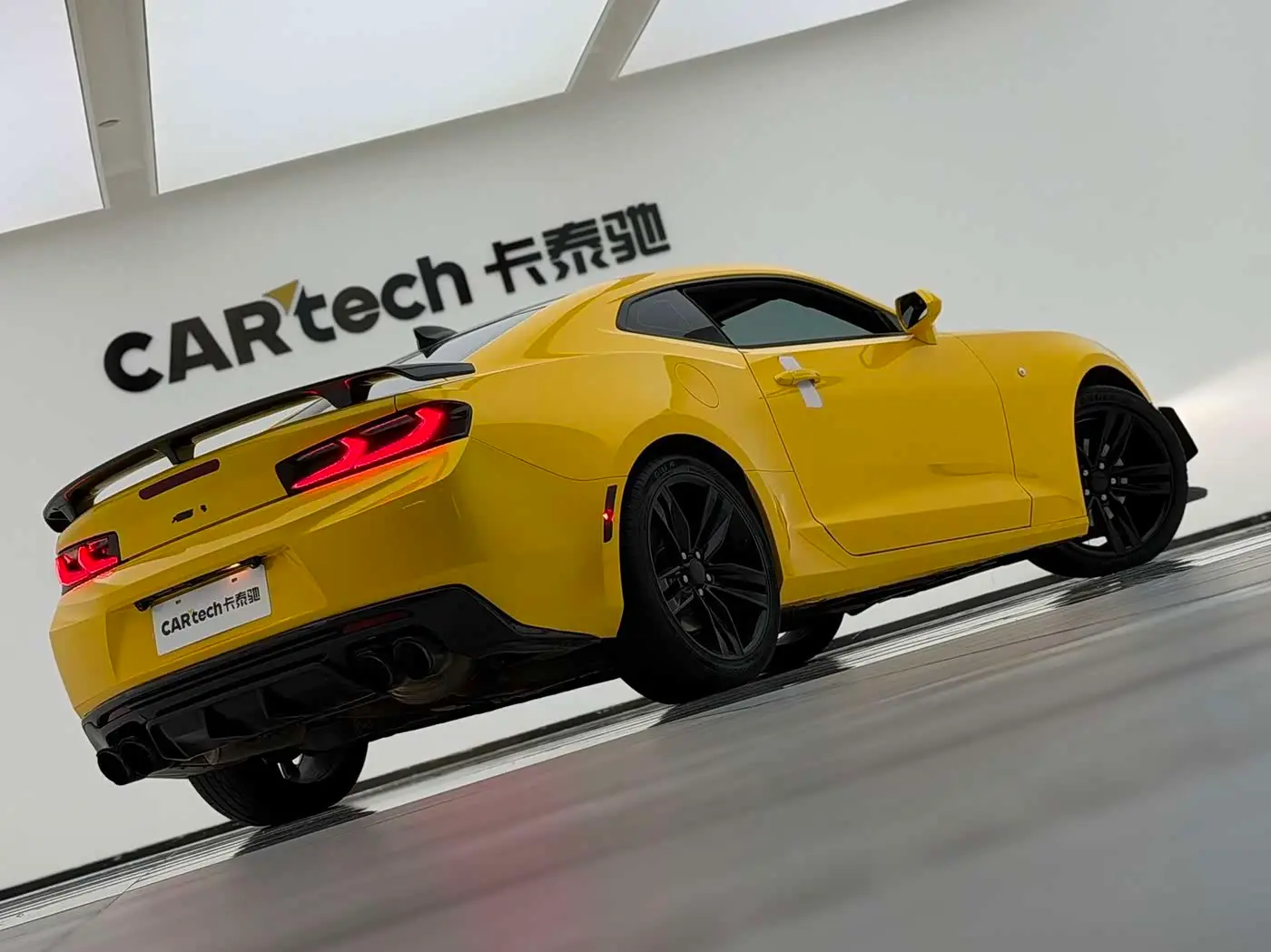 Chevrolet Camaro 2018 — Şəkil 12/13