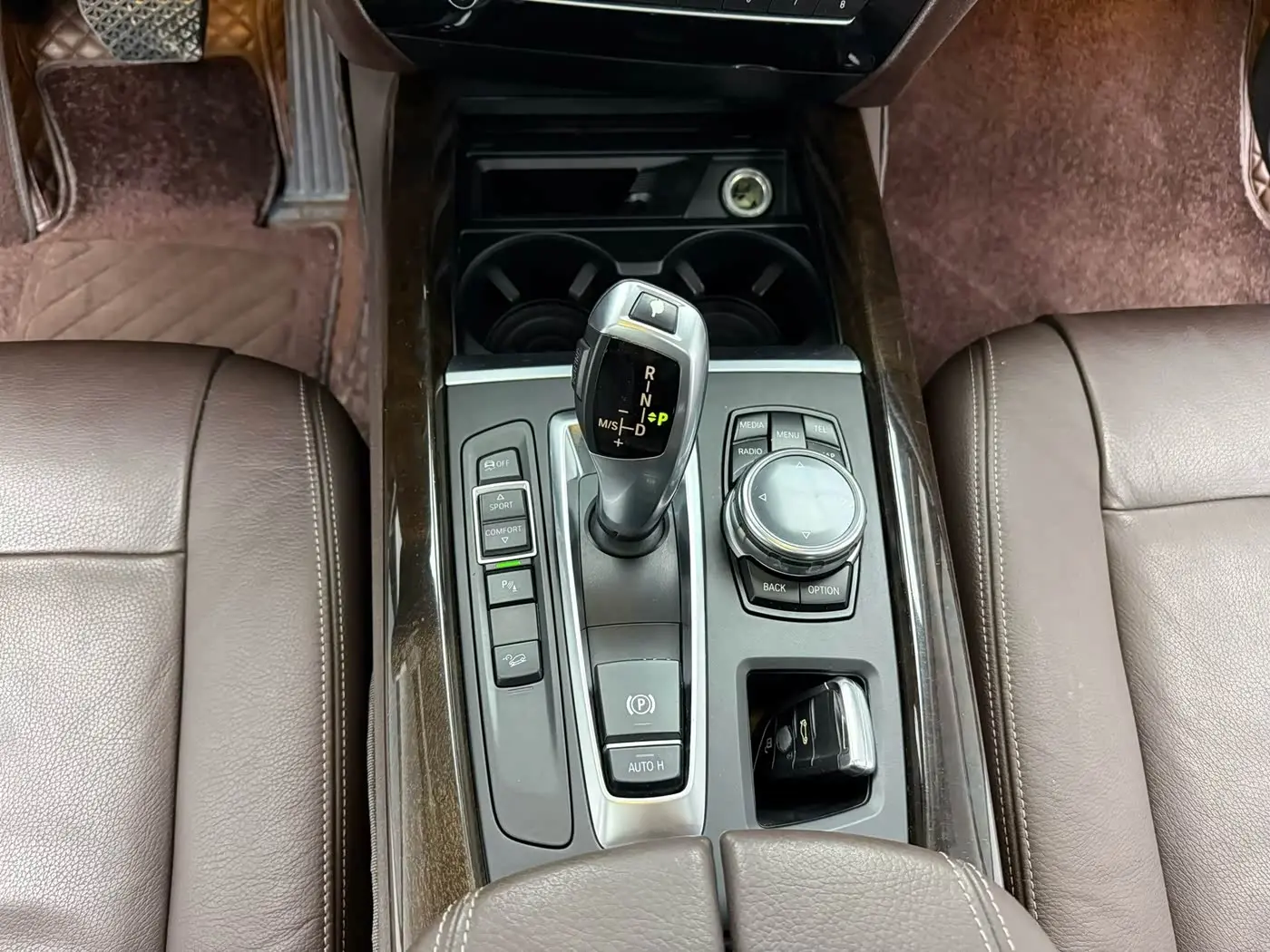 BMW X5 2015 — Photo 8/9