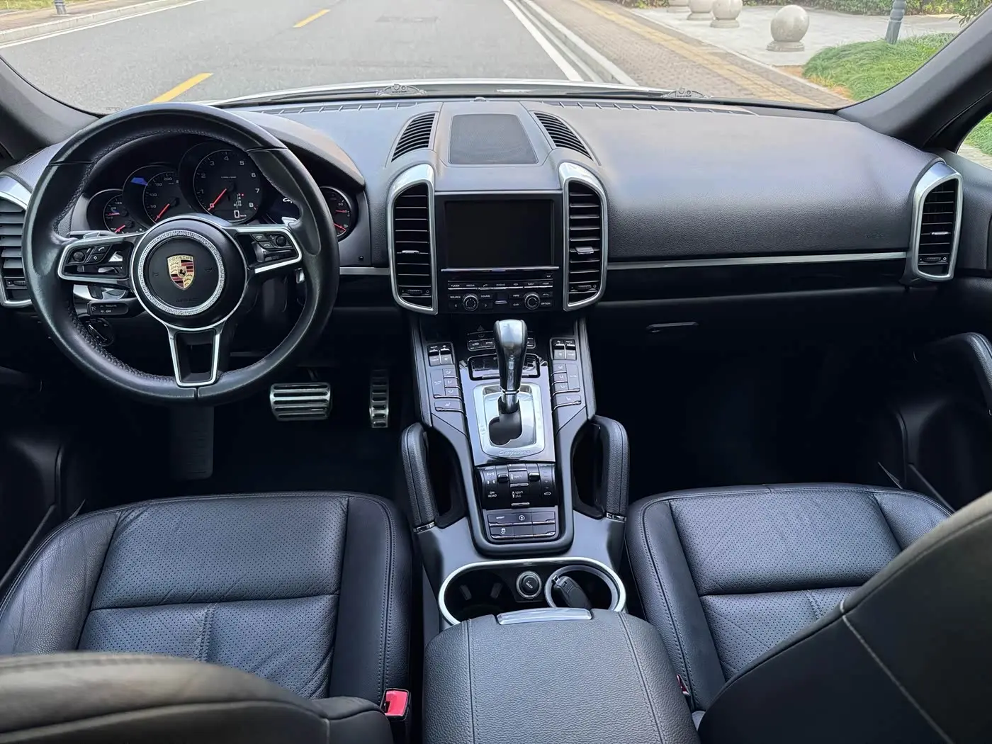 Porsche Cayenne 2016 — Photo 10/16