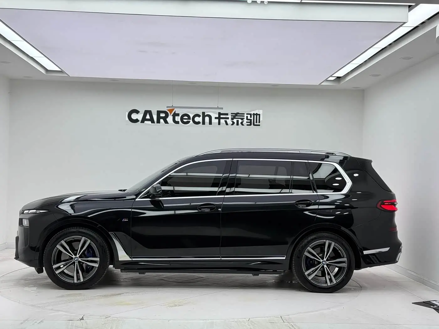 BMW X7 2023 — Photo 8/20